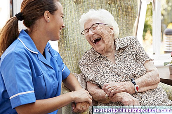 les soins aux personnes âgées - Âge et soins - adresses et informations