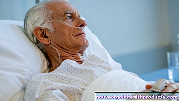 Starejši ljudje, okuženi s korono: začetni simptom zmede